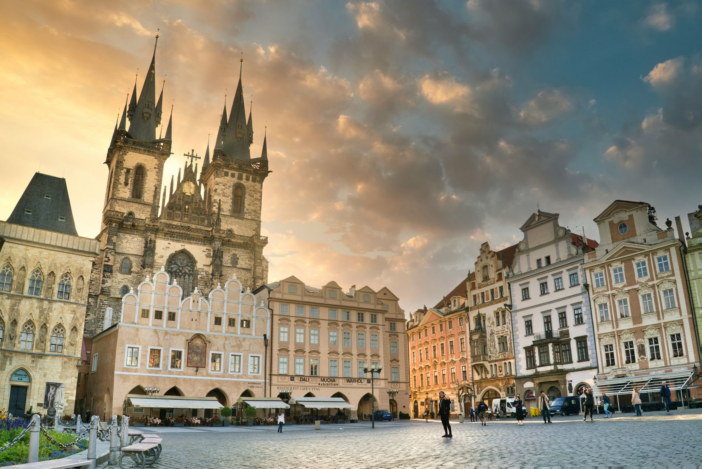 Prague Old Town, Jewish Quarter & Charles Bridge – Private Walking Tour